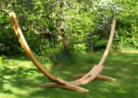 Hængekøjestativ lavet af lærk buer egner sig til de fleste hængekøjer.