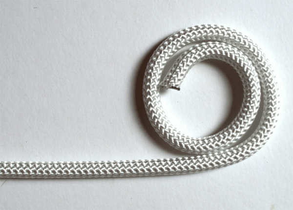 Dette plastic reb lavet af hvidt polyamid er 10 mm tykt og understøtter alle hængekøjer.