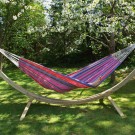 Hængekøjersæt med hængekøje og stativ i træ.