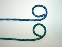 Kunststofreb 8mm tyk grøn eller blå og ideel til 1-2 personer måtter.